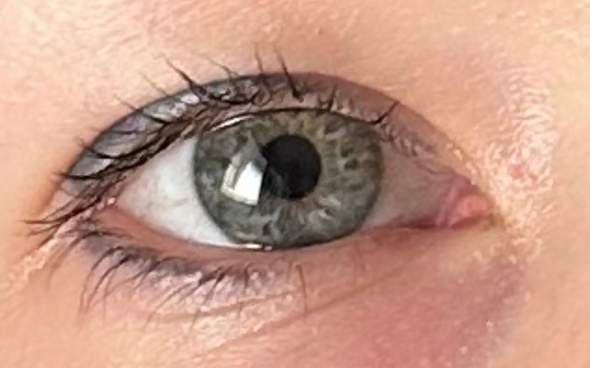 Welche Augenfarbe ist das?
