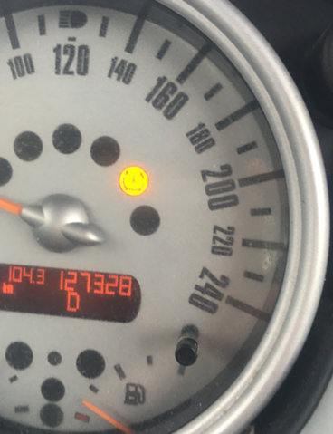 Welche Bedeutung hat dieses gelbe Signallämpchen im Auto? (Auto und