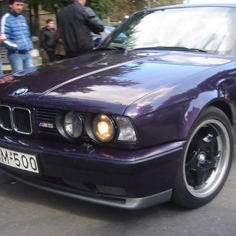 Lila - (Auto, BMW, E34)