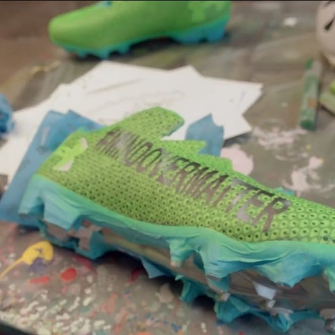 Damit ihr eine Vorstellung habt was ich meine - (Schuhe, Farbe, American Football)