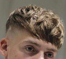 - (Haare, Frisur, Style)