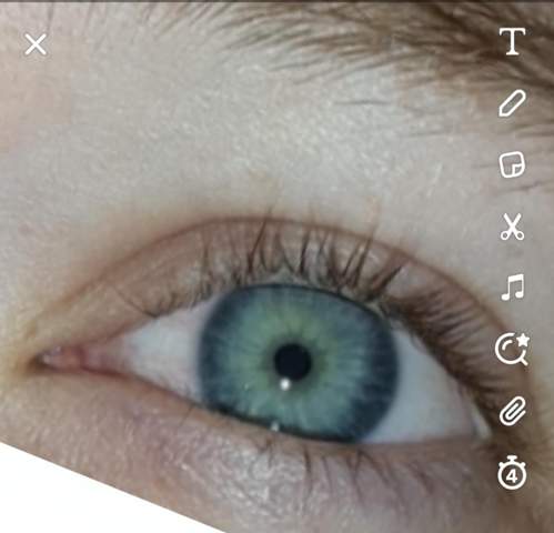 Welche genaue Augenfarbe ist das?