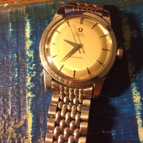 Das ist die Uhr von der Frontseite. - (Uhr, Omega, Alteuhr)