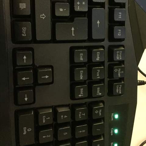 Hier ist die Tastatur, muss ich da ne Kombi drücken oder?... - (Computer, PC, Gaming)