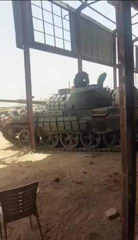 Welche Typen von Panzer sind diese zwei Panzer hier (siehe Foto)?