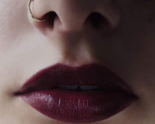 Welchen Dunkel Roter Lippenstift Madchen Frauen Farbe