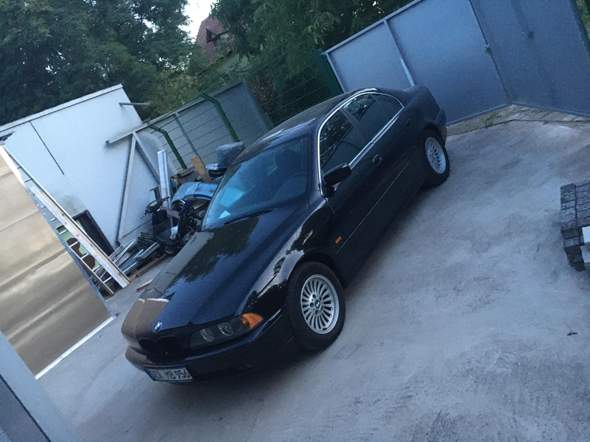 - (Auto, BMW)
