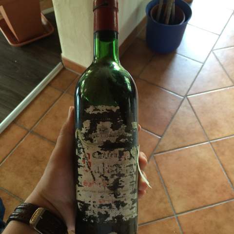 Vielleicht kennt jemand zufällig so eine Flasche. - (Frankreich, alt, Wein)