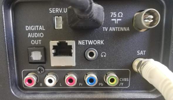 Welches Kabel benötige ich, um meinen Fernseher mit meiner Stereoanlage zu verbinden?