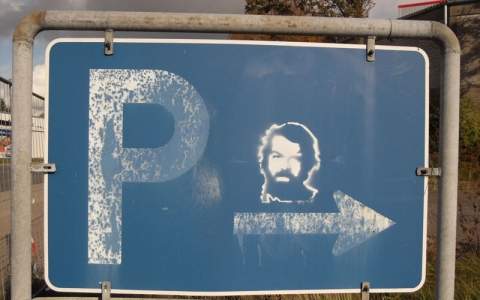 - (Film, Kino, Bud Spencer)