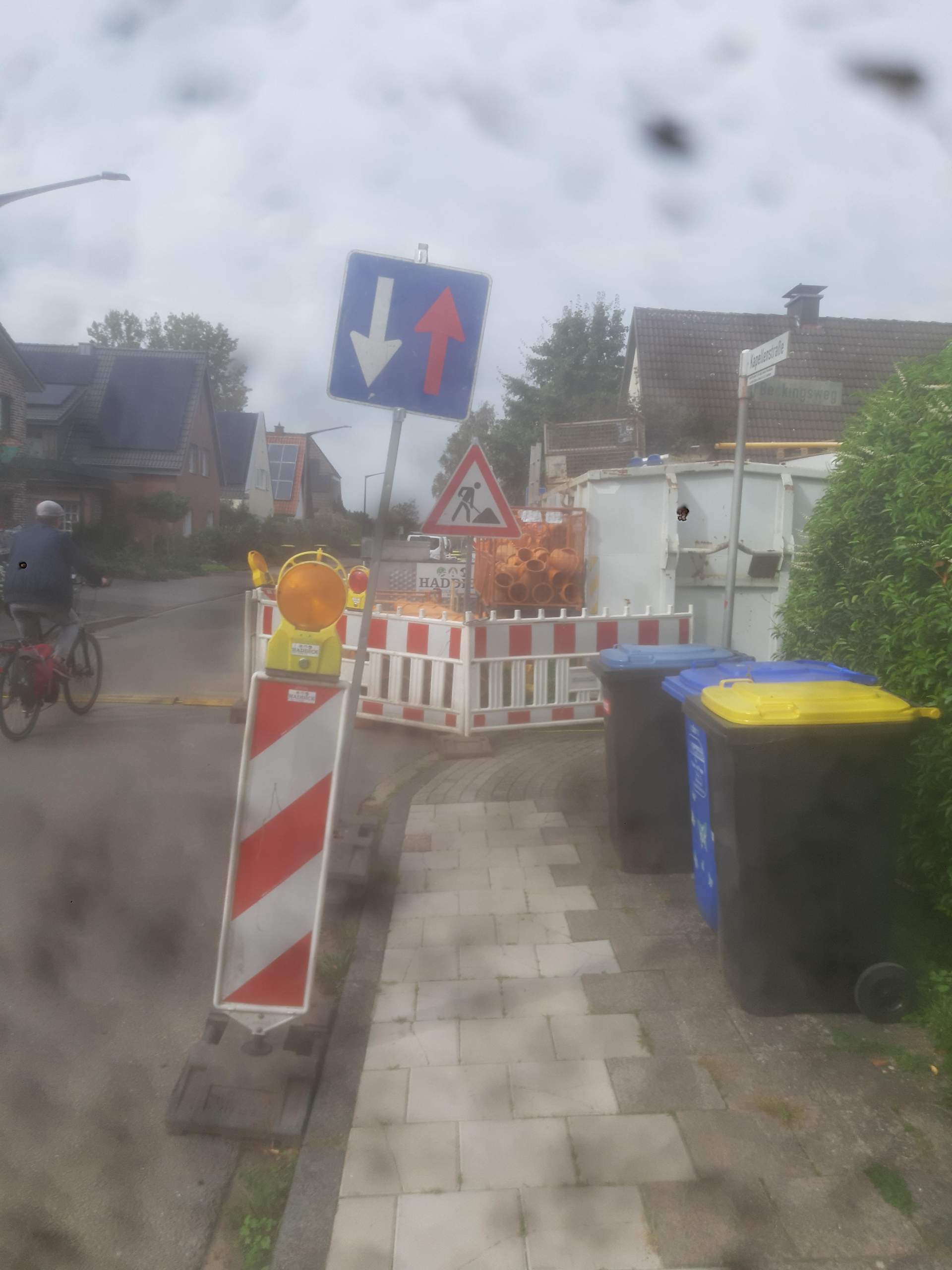 Wer darf hier denn nun zu erst fahren? (Verkehr, Straßenverkehrsordnung, Verkehrsregeln)