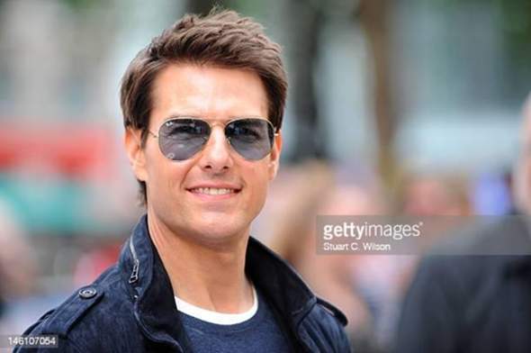 Wer ist berühmter zwischen Tom Cruise und Emma Roberts?