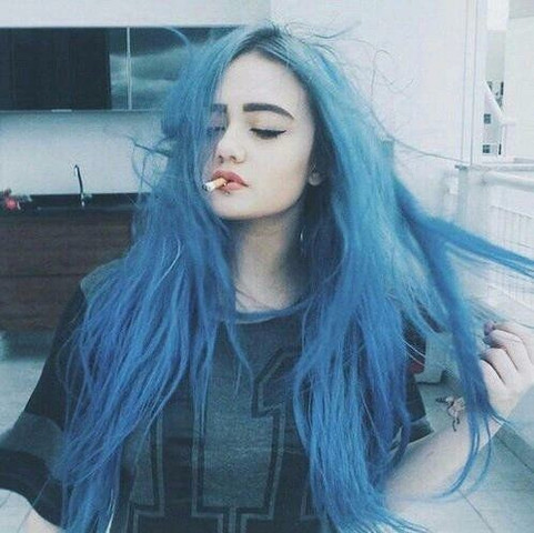 Wer Ist Dieses Madchen Blaue Haare Internet Freizeit Menschen
