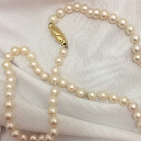 Perlenkette  - (Betrug, Verkauf, Wert)