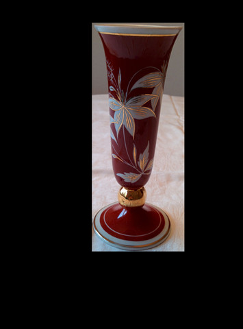 Rote Vase - Gesamtbild - (Wappen, antiquarisch, Porzellansignatur)