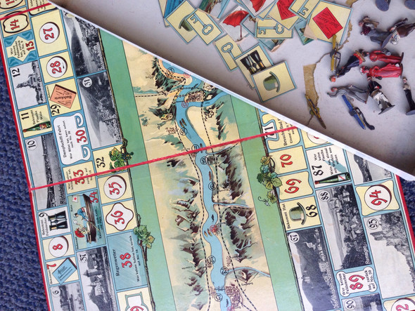- (Brettspiele Kartenspiele Würfelspiele, Antikes Brettspiel )