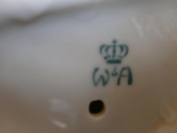 W&A mit Krone - (Haushalt, Zahlen, Zeichen)