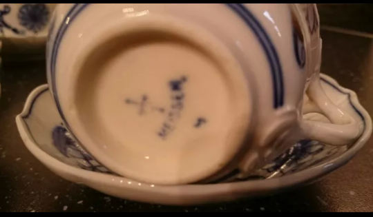 Wer Kennt Sich Mit Meissner Porzellan Aus Meissen