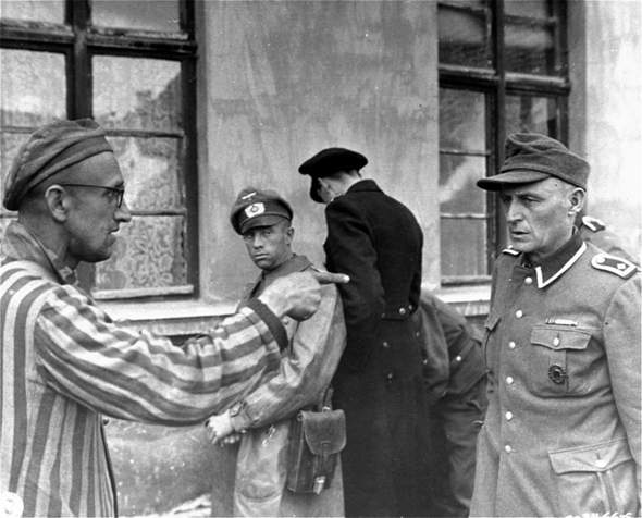 Wer sind diese beiden SS Soldaten des KZ Buchenwald?