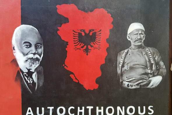 Wer sind eigentlich diese 2 leute auf der albanische flagge?