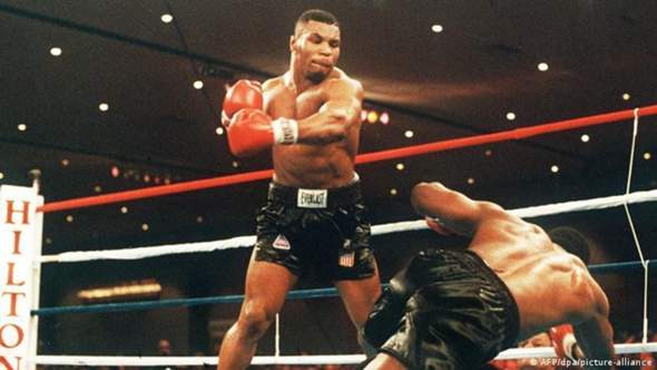 Wer würde gewinnen? Bruce Lee VS Mike Tyson?