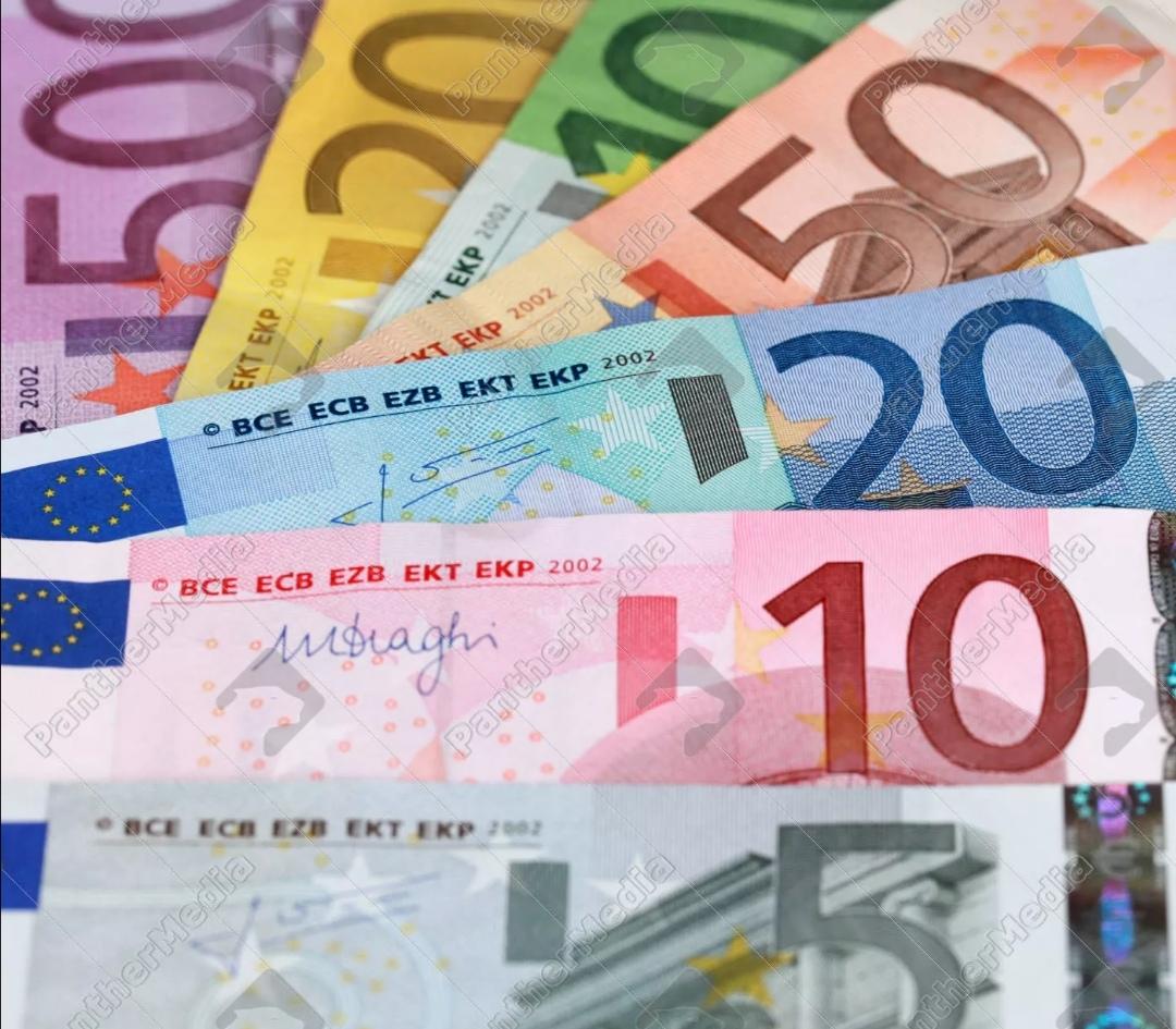 Werden Die Euro Geldscheine Von Angela Merkel Unterschrieben Geld Politik Deutsch