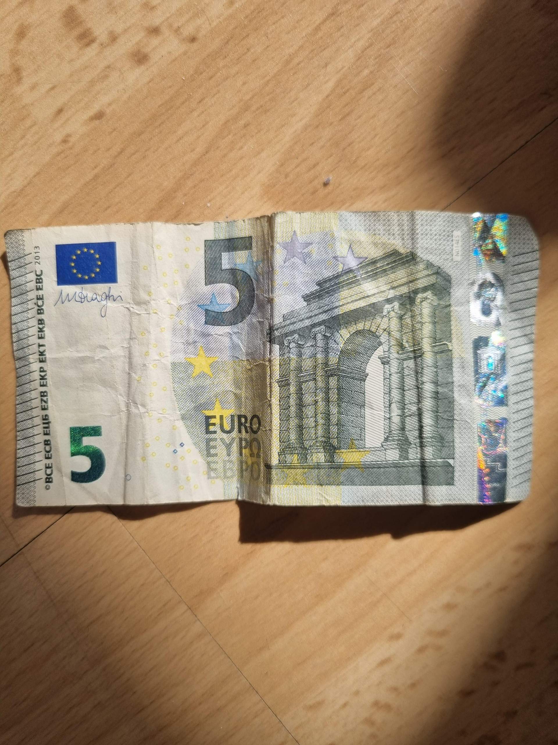 Wertvoller 5 Euro Schein? (Geld, Wert, Wertschätzung)