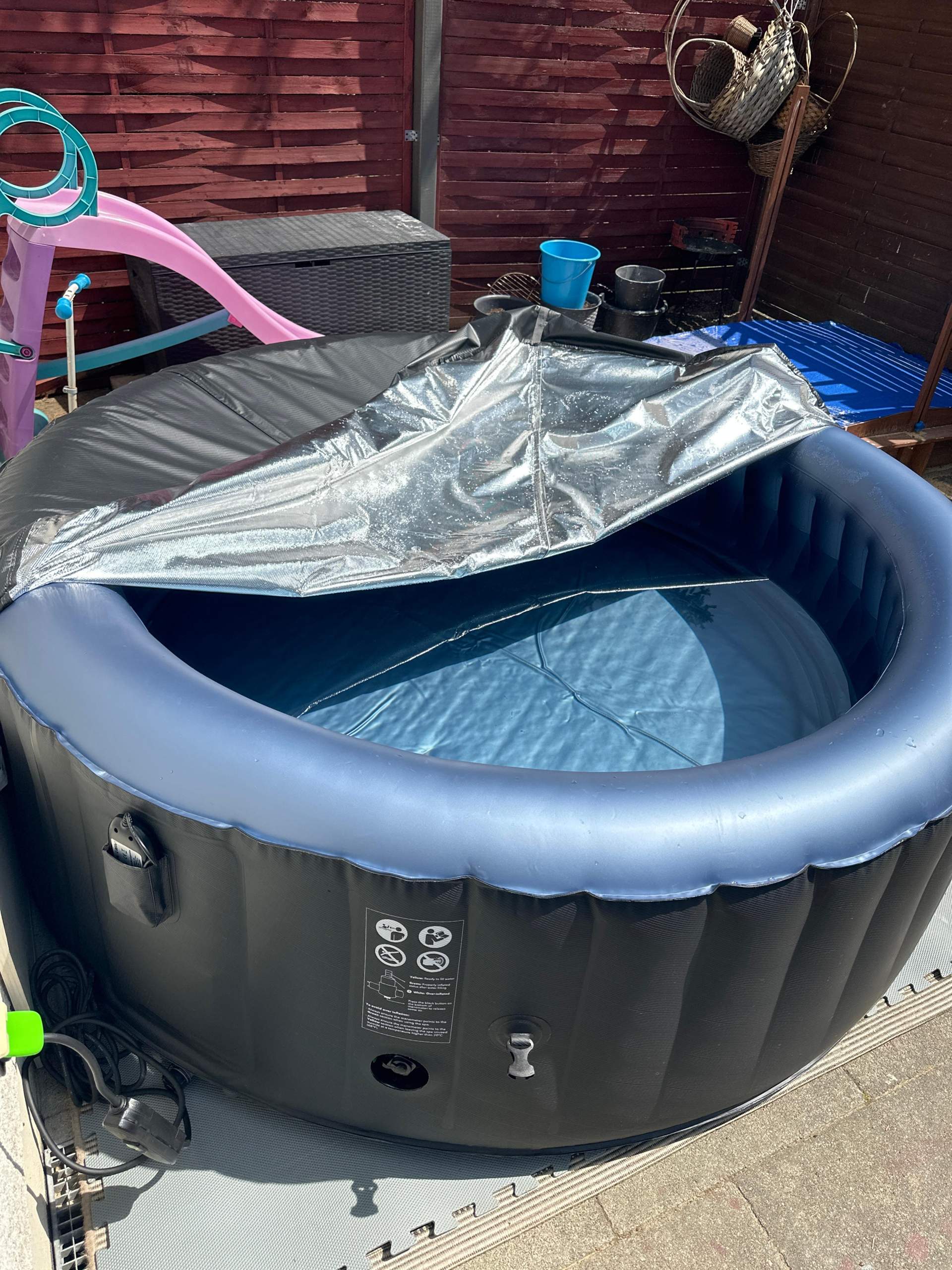 Whirlpool erwärmen bei Sonne mit oder ohne Isoabdeckung? (Wasser ... Whirlpool erwärmen bei Sonne mit oder ohne Isoabdeckung? (Wasser ...