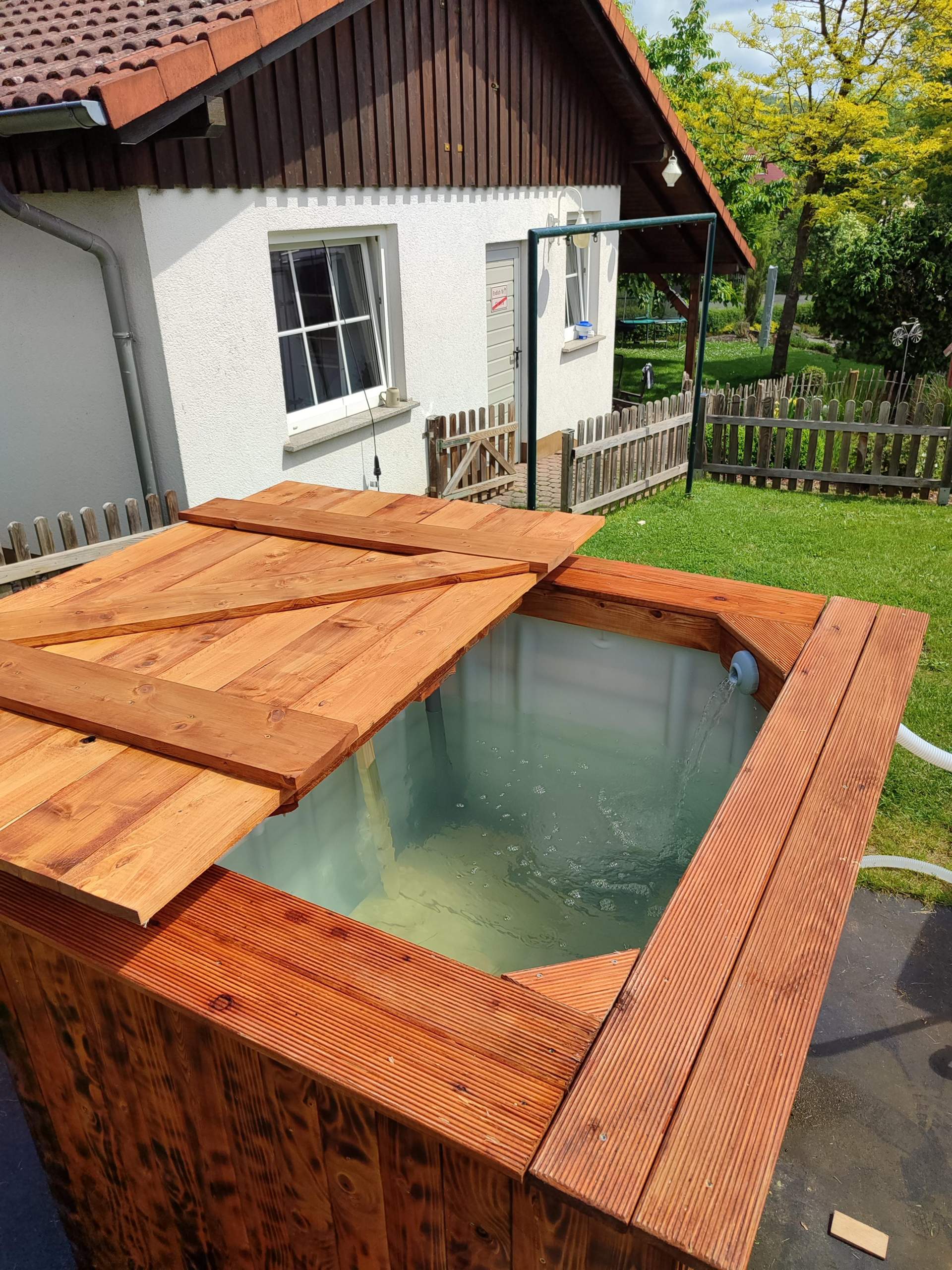 Whirlpoolwasser ist trüb (selbstgebaut)? (Pool, Klempner, Warmwasser)