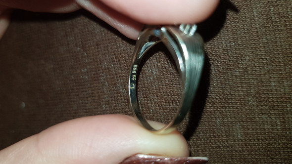 - (Computer, Schmuck, Gold)