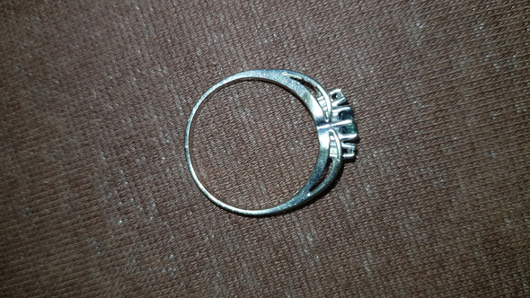 - (Computer, Schmuck, Gold)