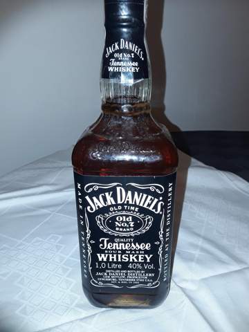 Wie alt ist diese  Jack  Daniels Flasche?