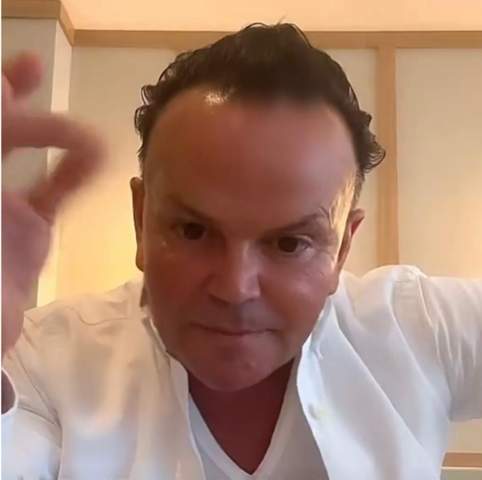 Igli Schröders Alter: Eine zeitgemäße Frage Igli Schröders Alter: Eine zeitgemäße Frage