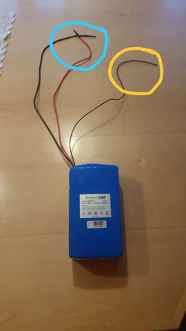 Wie Batterie mit Ladekabel verbinden?