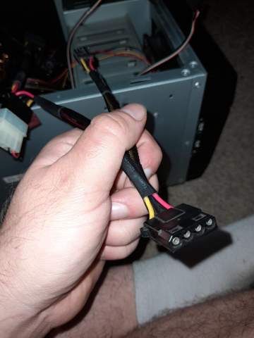 Wie baue ich diese Kabel im PC ein?