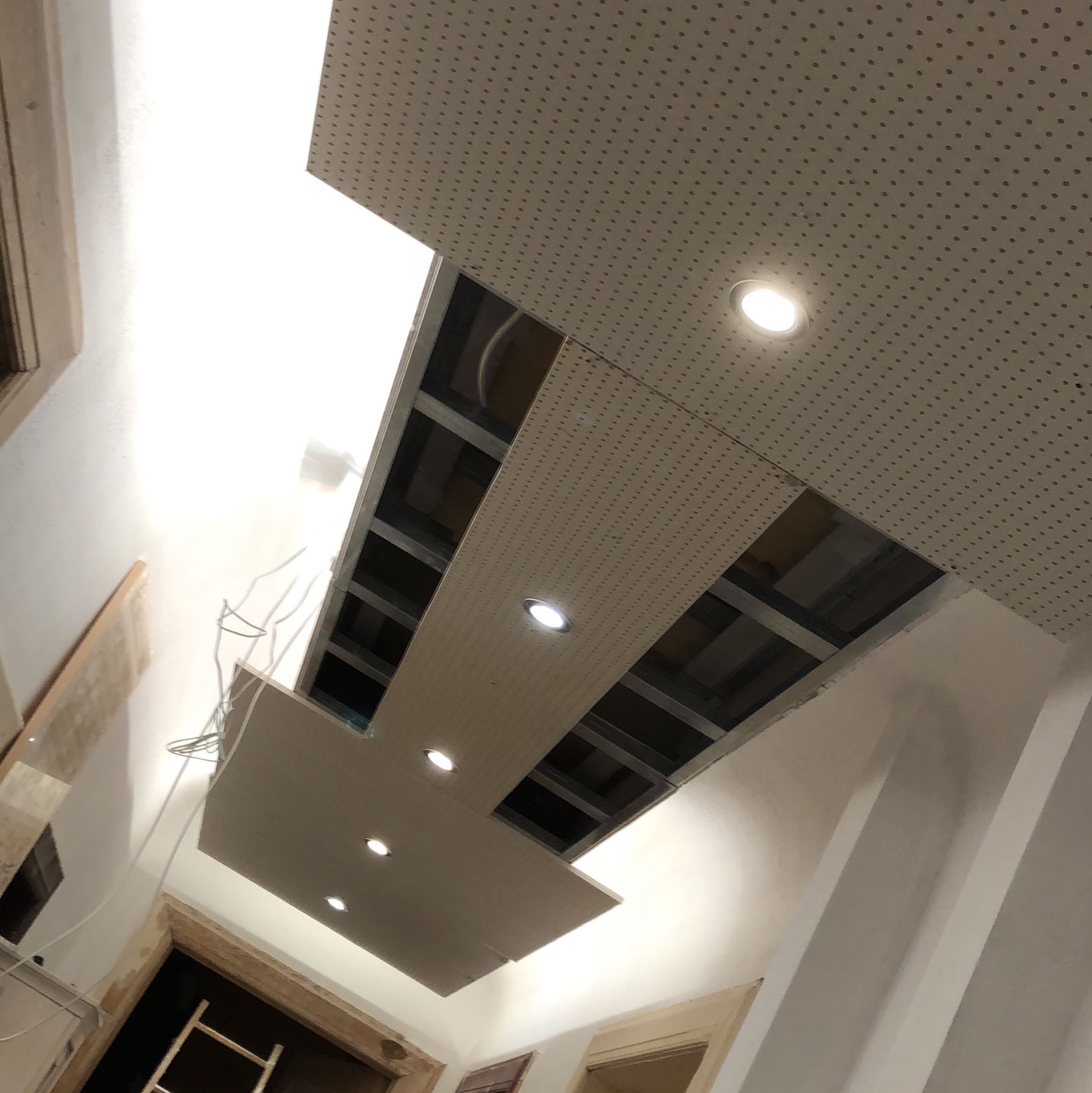 Wie baue ich Lautsprecher in die Decke ein? (Computer, Technik, Musik)