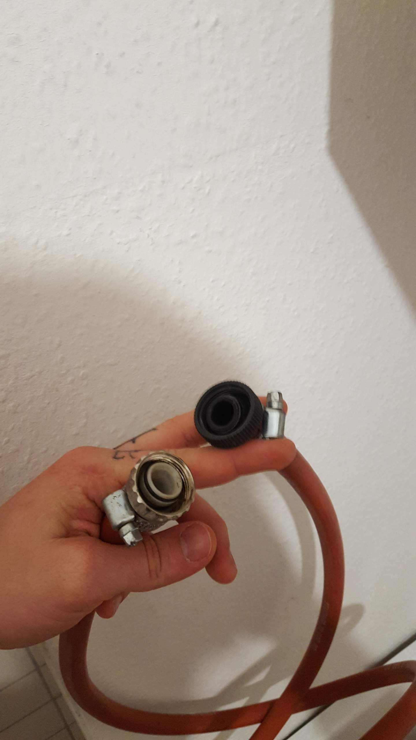Wie befülle ich Junkers zwn 18-6 ke 23 mot Wasser? (Therme, Befüllen)