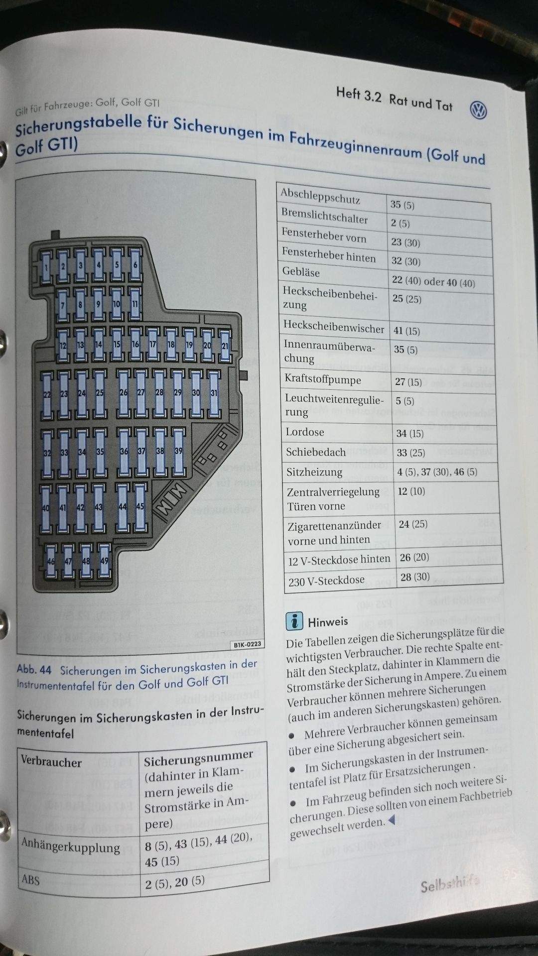 Wie bekomme ich den 12VAnschluss im Kofferraum bei meinem