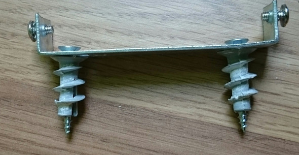 Hier die Dübel zu sehen - (Handwerker, duebel)