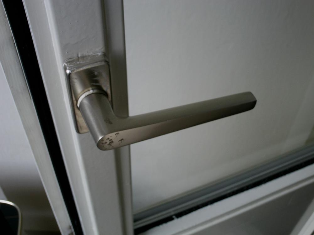 Wie Bekomme Ich Den Fenstergriff Abmontiert Handwerk Heimwerken Fenster