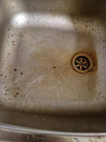 Wie bekomme ich den Kaffee weg? (Flecken, spülen)