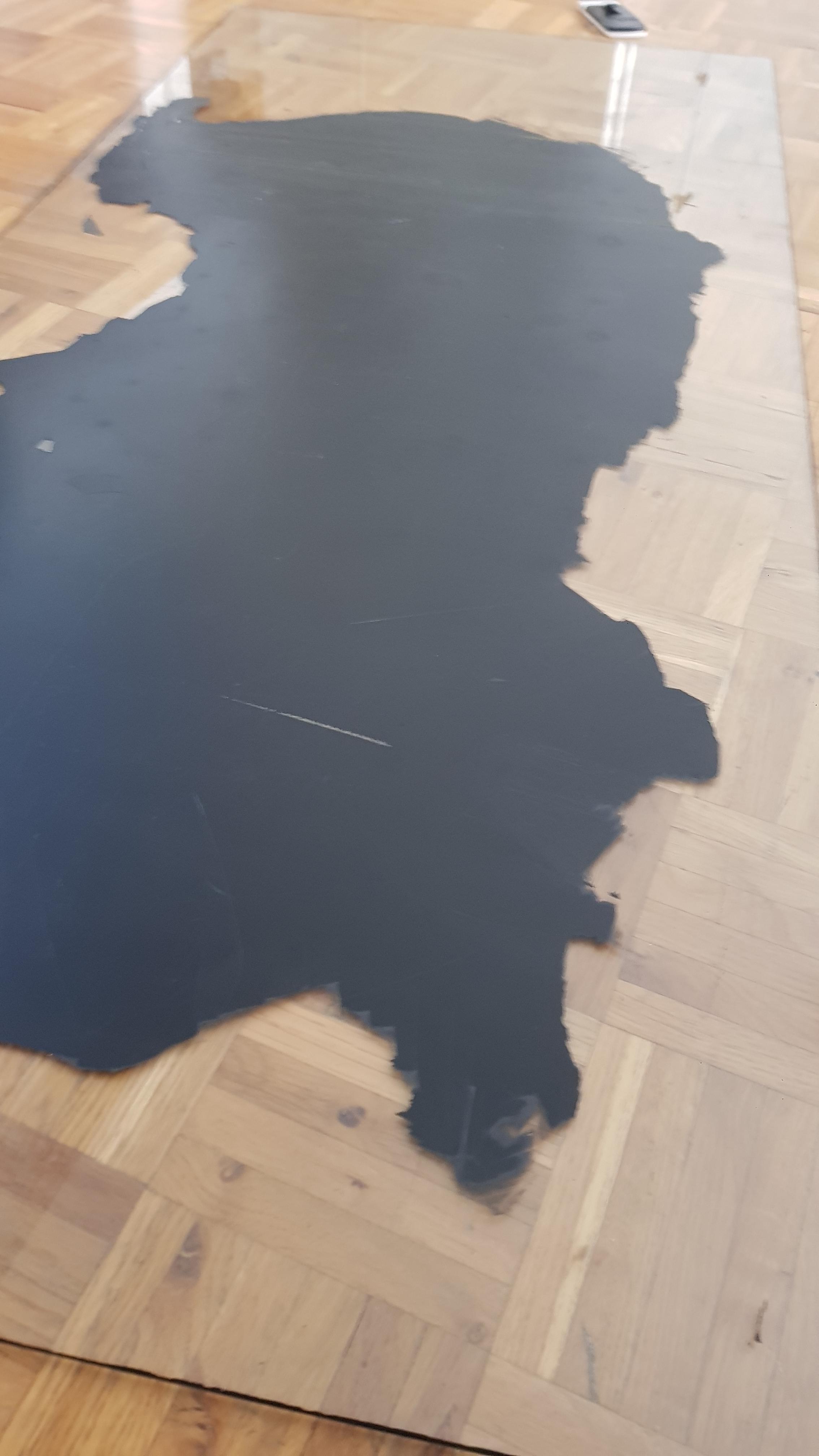 Wie bekomme ich die Folie von diesem glastisch ab? (Tipps