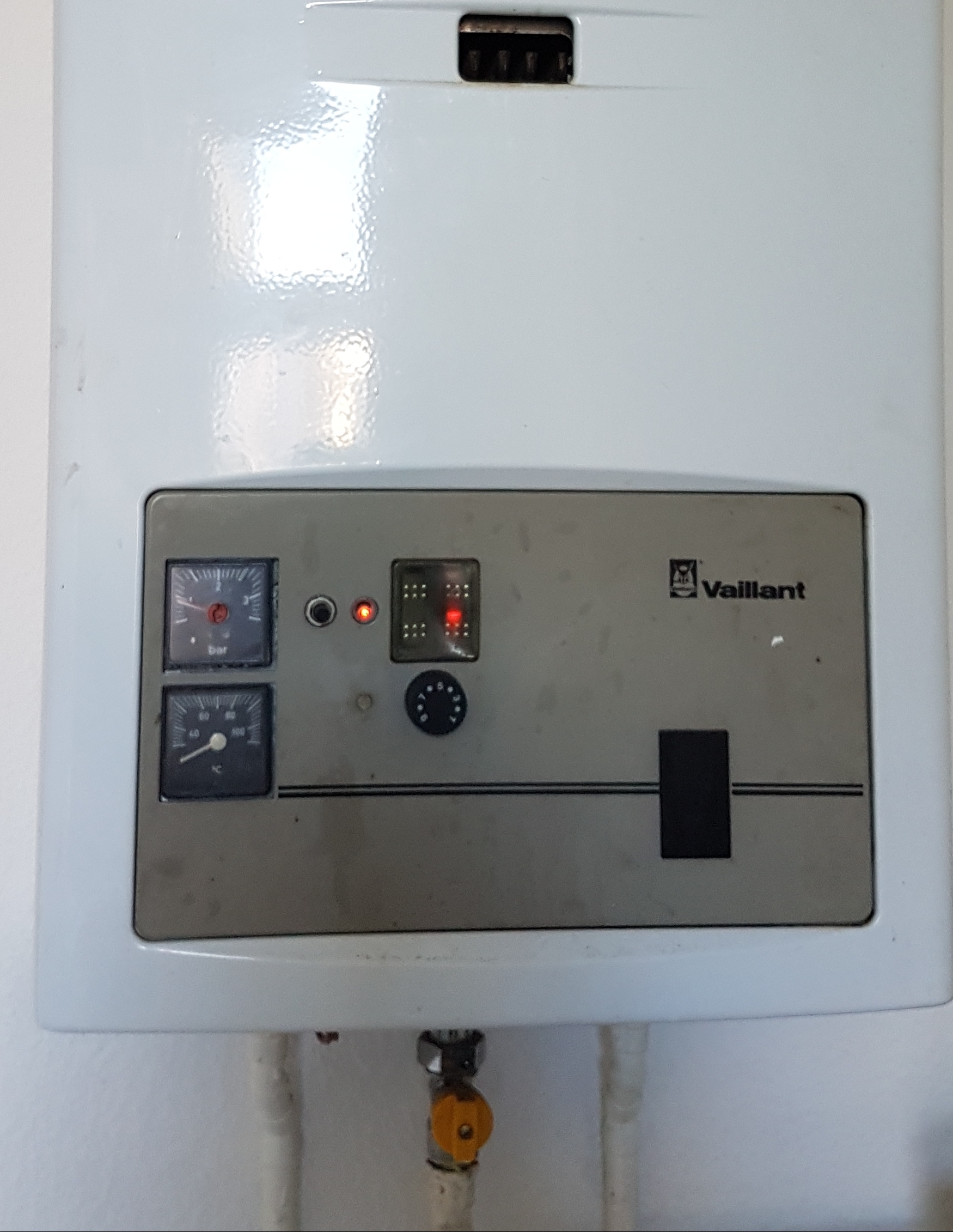 Wie bekomme ich diese Gasheizung an? (Heizung, Gas, Altbau)