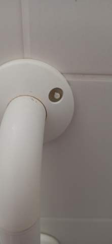 Wie bekomme ich diese Halterung ab?