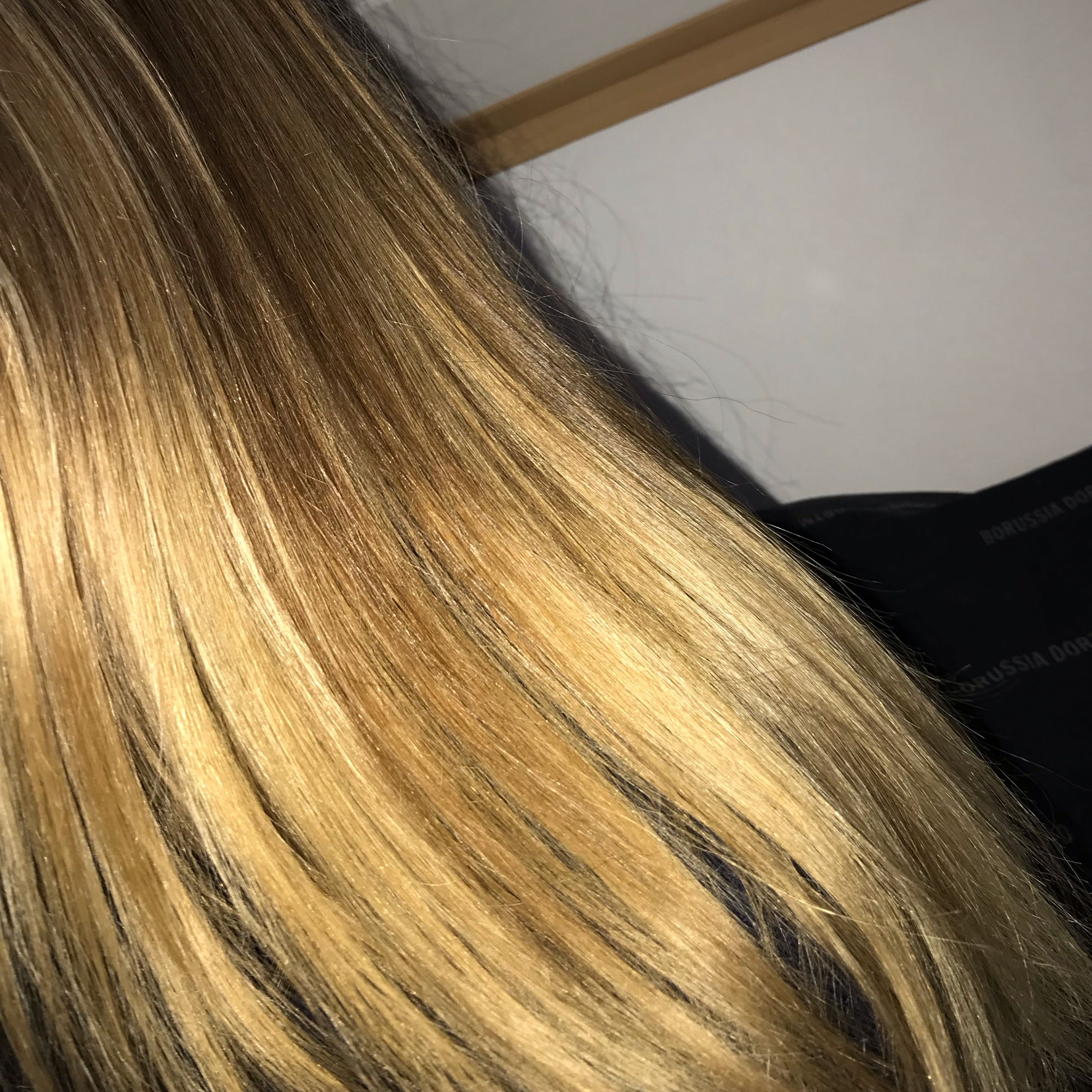 wie bekomme ich meine haare aschblond