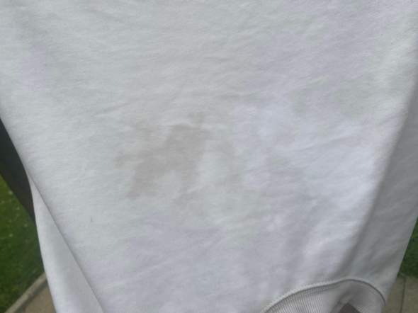 Wie bekomme ich Öl Fleck aus Kleidung am besten weg? (Hof, Bitte)
