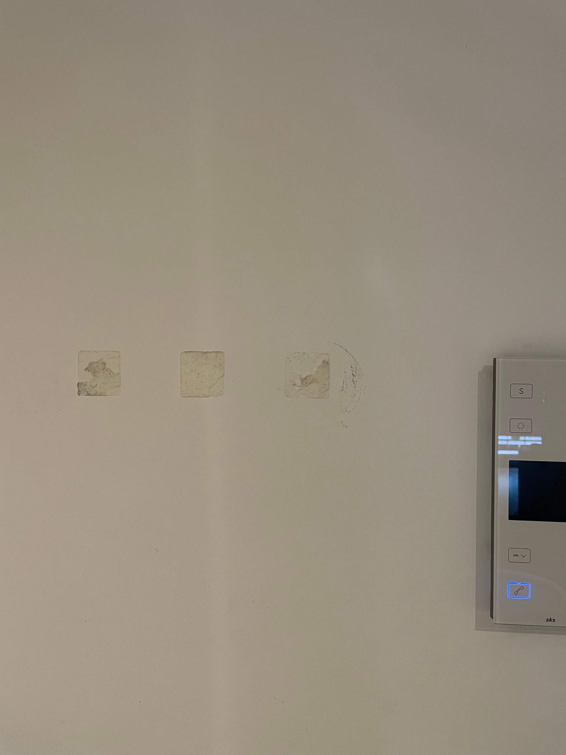 Wie Bekommt Man Ruß Von Der Wand Weg wie bekommt die reste von so einem klebmaterial schonend von der wand
