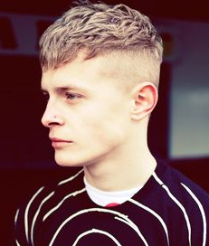 bekommt man textur in seine haare mann