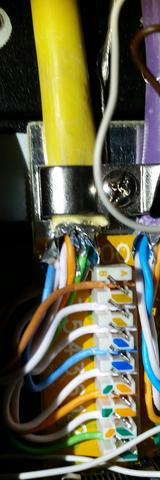 Wie Belege Ich Diesen Rj45 Netzwerkstecker Wenn Die Gegenseite Wie Auf Dem Foto Schon Belegt Ist Bitte Um Eine Verstandliche Reihenfolge Netzwerk Stecker