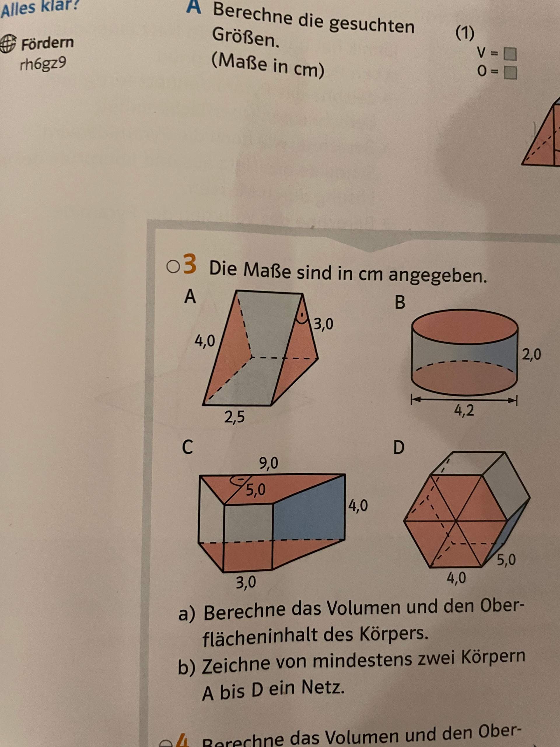 Wie berechne ich das Volumen des Dreiecksprismas bei Aufgabe 3 A? (Mathematik) Wie berechne ich das Volumen des Dreiecksprismas bei Aufgabe 3 A? (Mathematik)